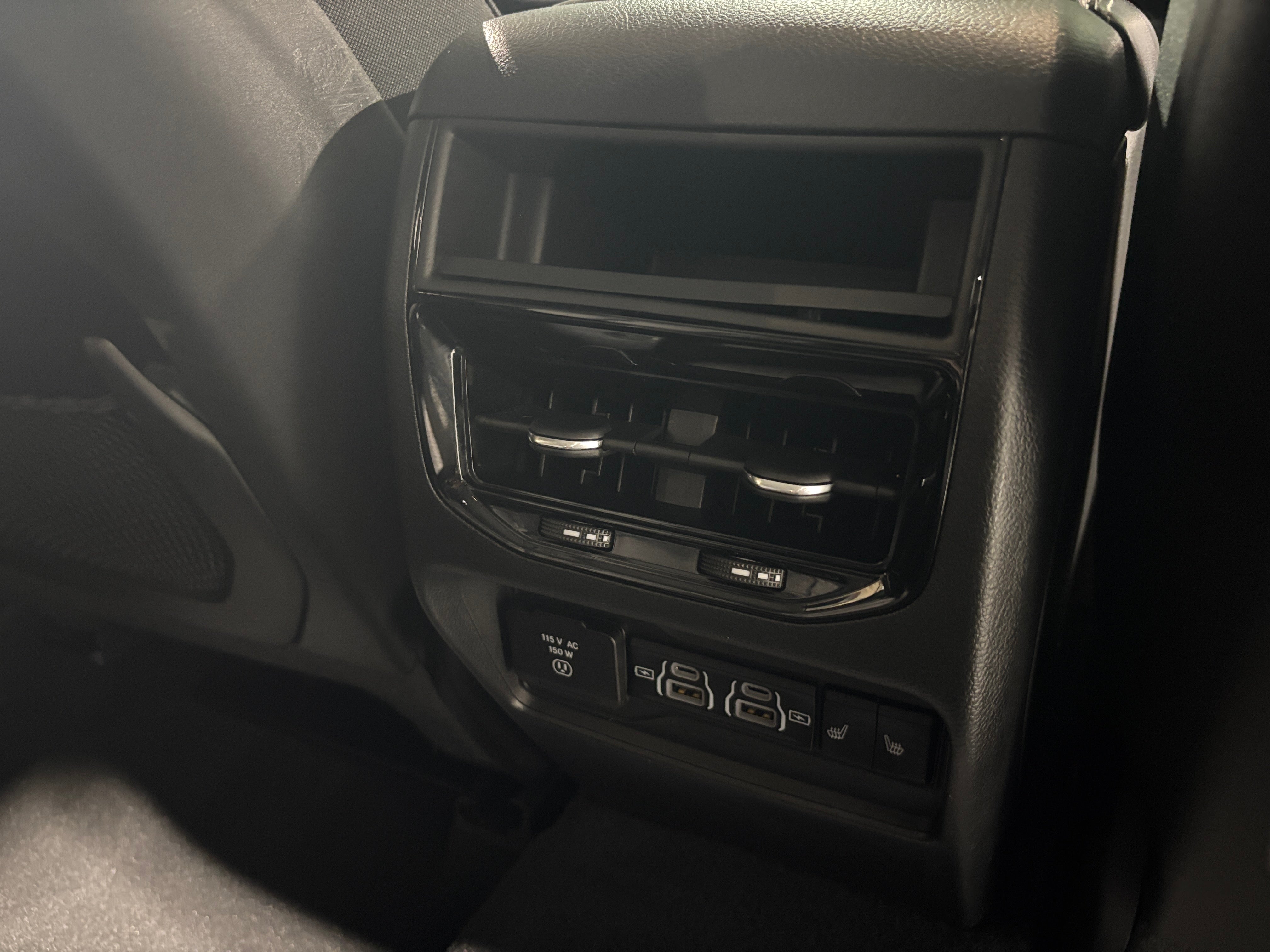 jeep grand cherokee 2023 1C4RJHBG1PC536137 image jeep grand cherokee 2023 1C4RJHBG1PC536137 image